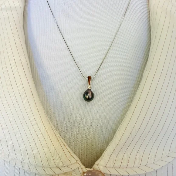 Tahitian Black Pearl Pendant Necklace w/ Diamond & Koa Wood Bail - Picture 2 of 7